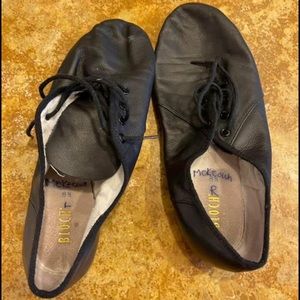 Bloch women’s/girls jazzsoft split-sole leather jazz shoe/slipper.